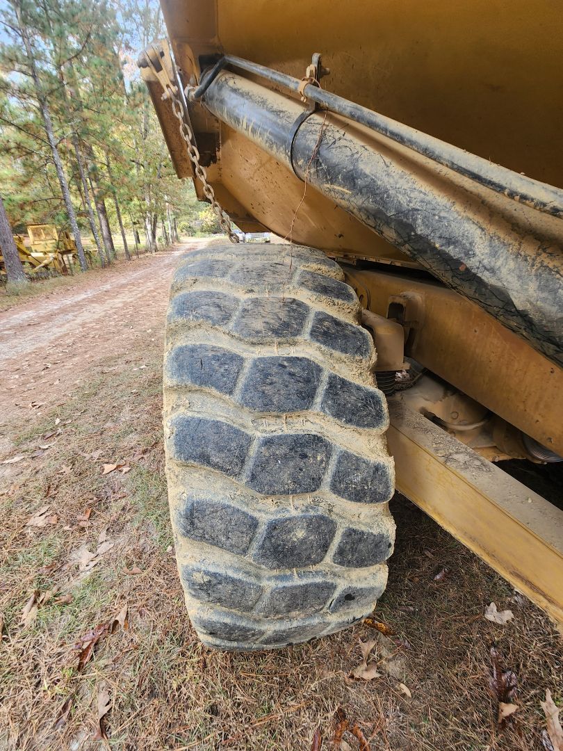 2012 CATERPILLAR 725 - Image 9